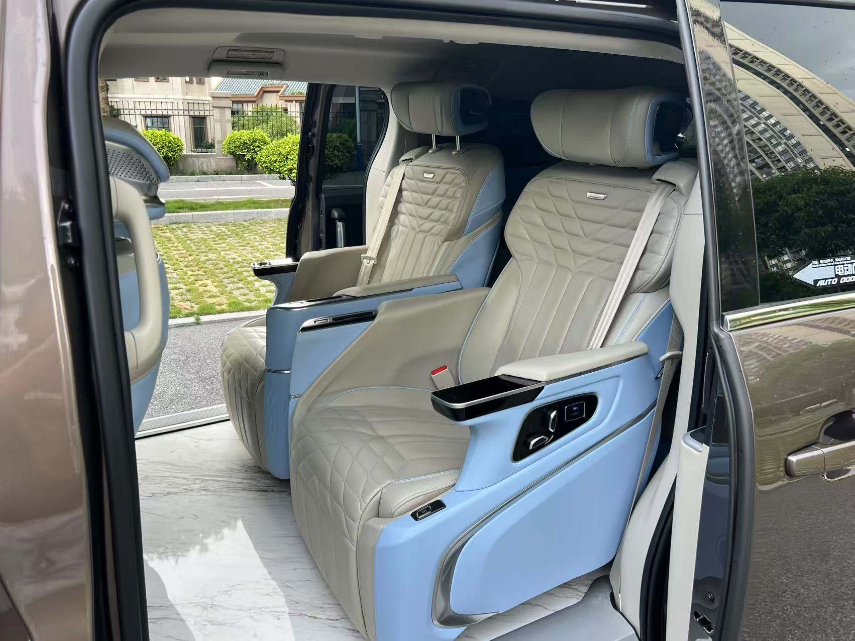 GL8 2023 Land Business Class Comfort Edition