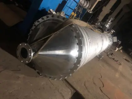 Rotary scraper film evaporator