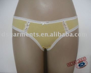 lady's lace briefs