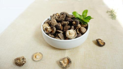 Wholesale Top Level Lentinus edodes Dried Shiitake Price