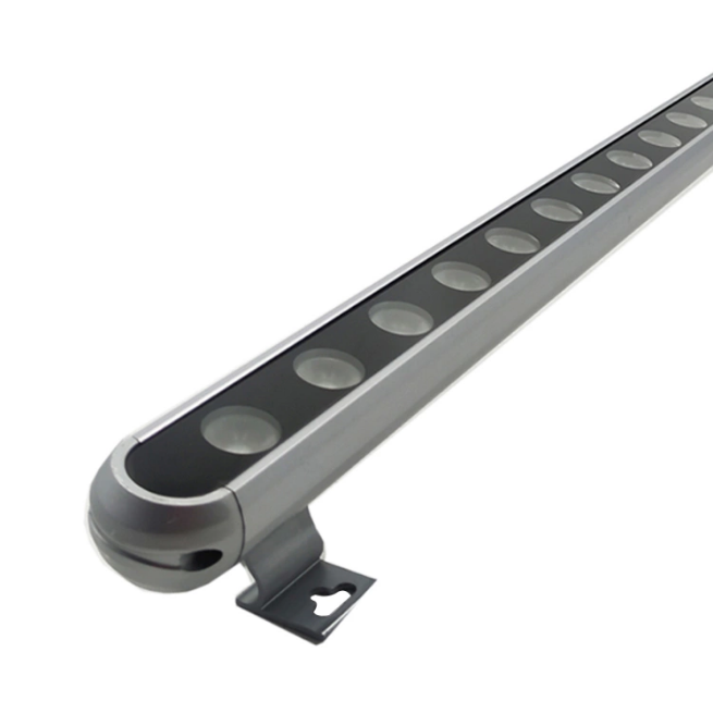 Wall washer for building exterior wall lighting