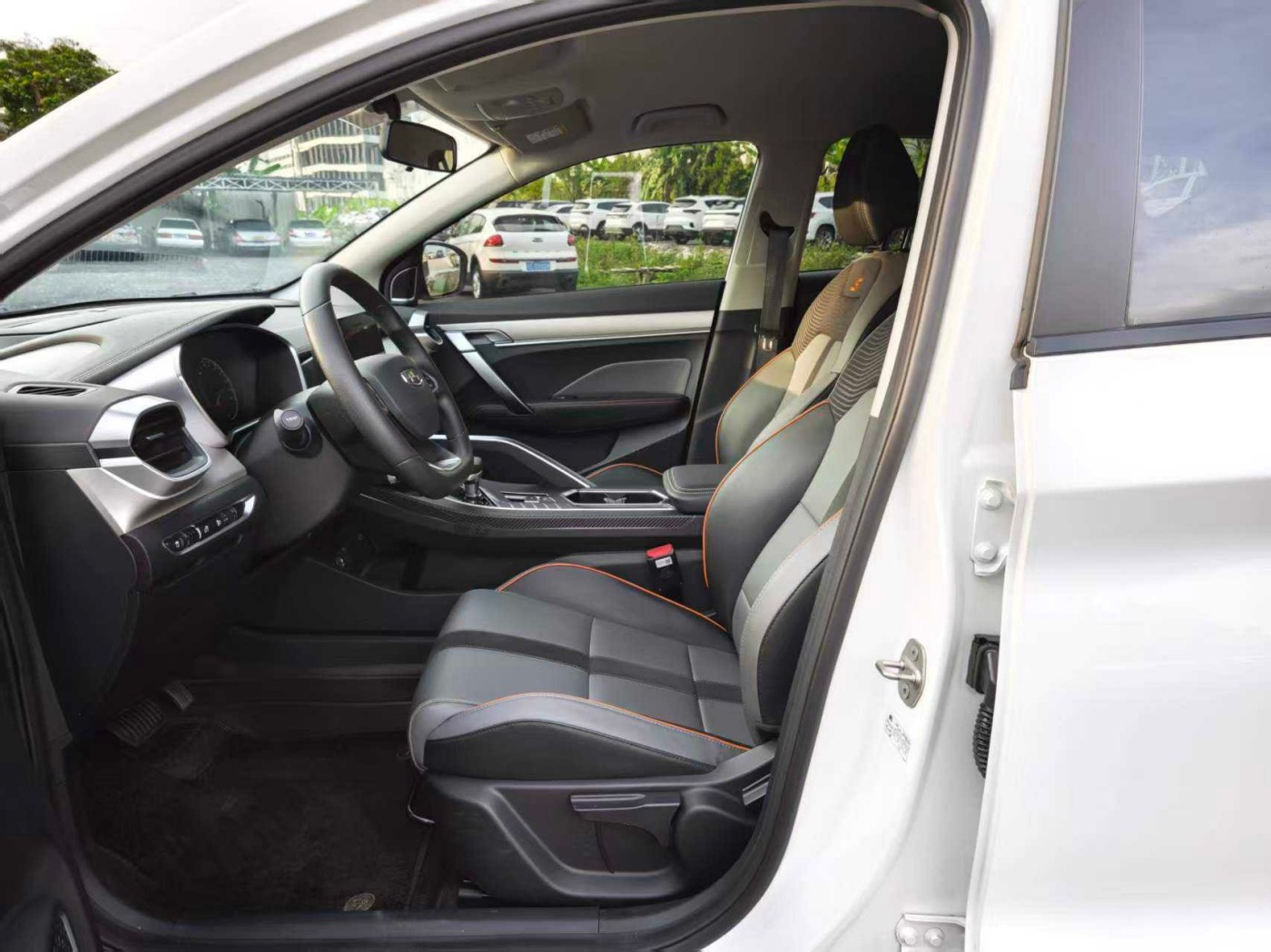 Geely Coolray 2024 1.5T DCT