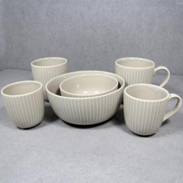 Ciotola in ceramica e tazza grigia