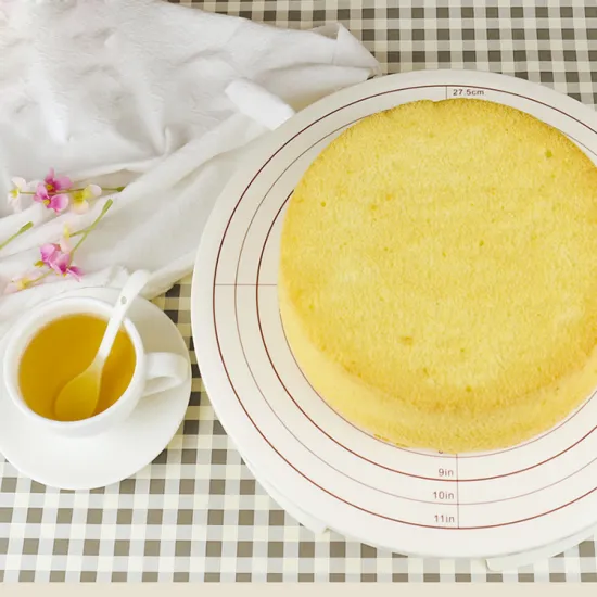 Highly Recommended Solid Cake Decorating Stand with Lock and Scale