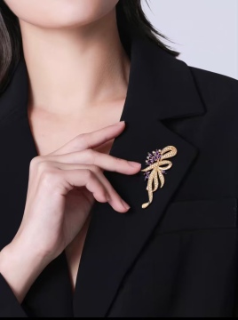 Ladies' suit brooch