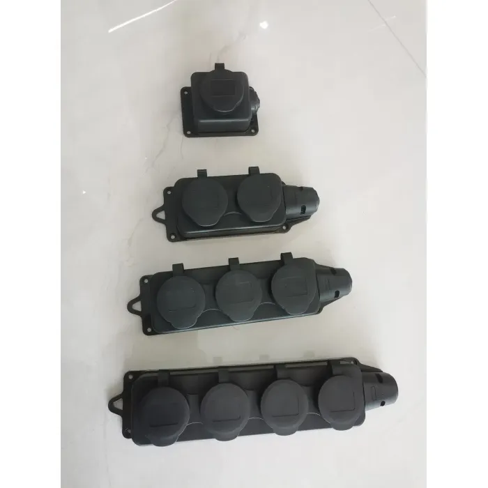 Soket Karet Tiga Arah dengan Desain Murah