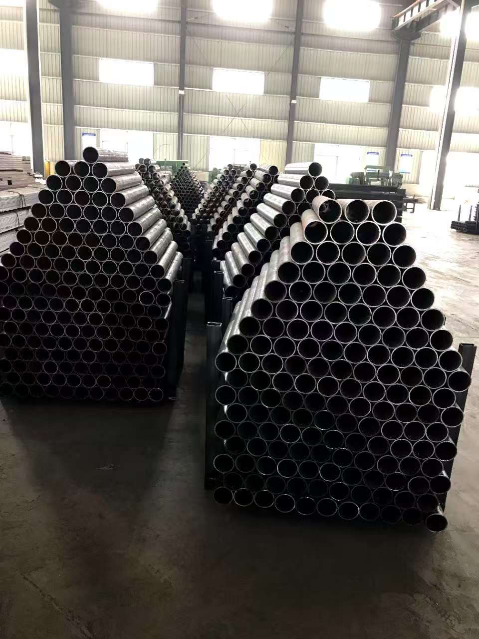 Galvanized steel tubes in solar mounting systems