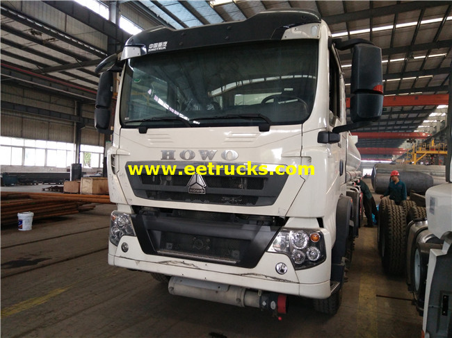 SINOTRUK Petrol Transport Trucks