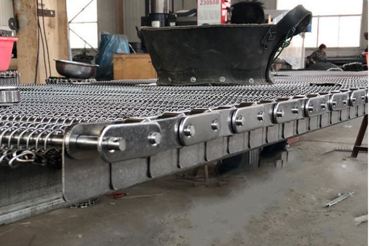 Metal mesh conveyor belt