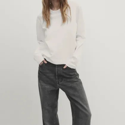 Women's casual and comfortable skin friendly base long sleeved T-shirt