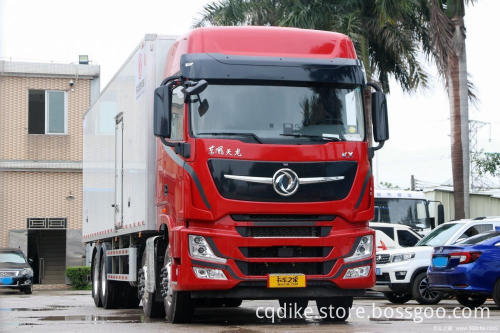 Dongfeng Tianlong 8X4 Refrigerated Van Truck