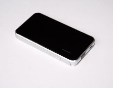 8.8wh 2400mah Black Iphone Battery Extenders For Cell Phone With Auto Power On/off M24