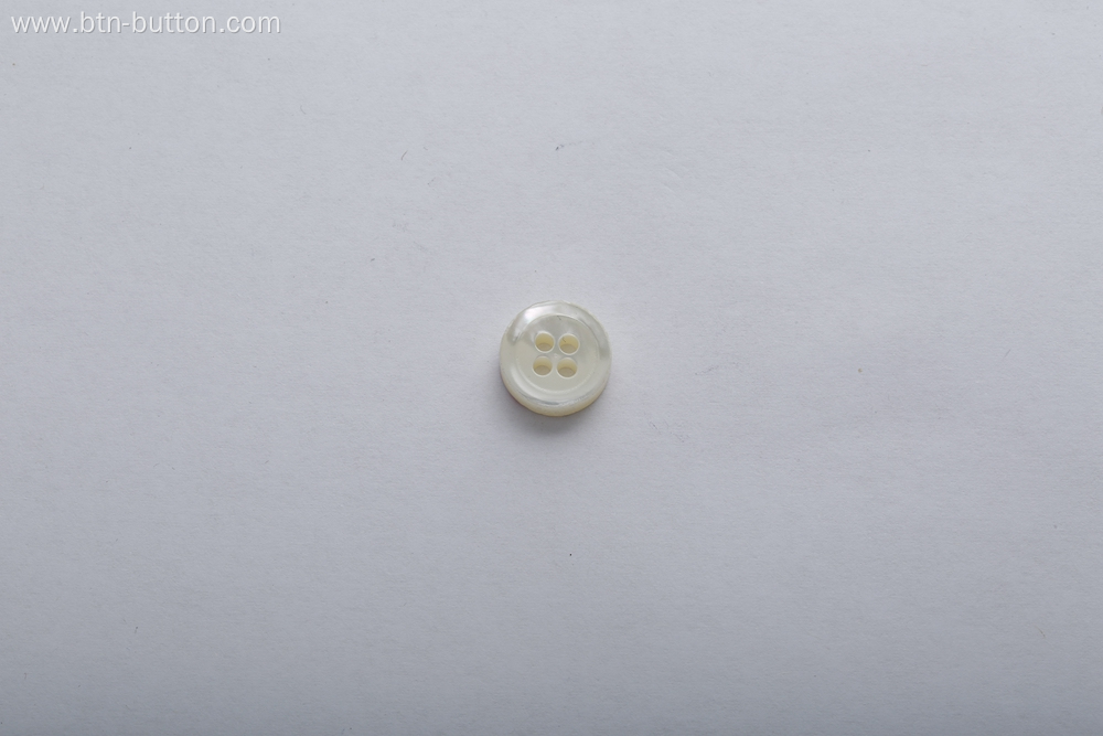 Pure natural shell buttons for clothes