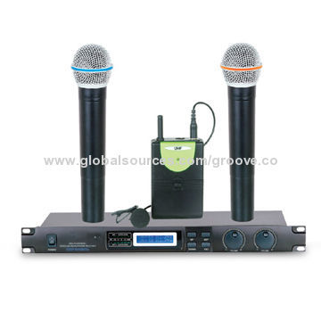 UHF Wireless Microphone with Carrier Frequency of 800 to 830MHz