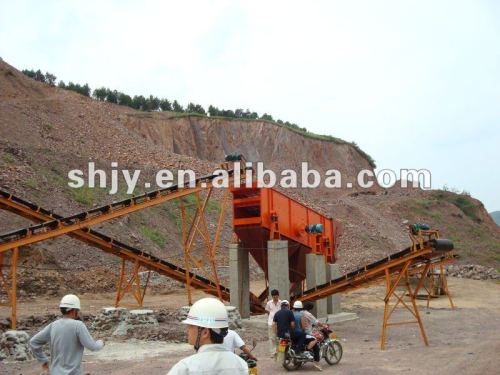 Belt conveyor for sandstone