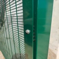 Cerca de malha galvanizada durável para uso residencial
