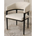 Silla de comedor tapizada moderna con respaldo de medio brazo