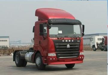 Factory HOWO 4*2 6X4 290HP 371HP Truck Tractor