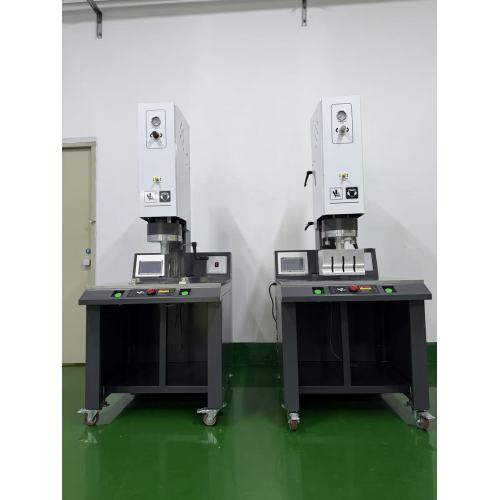 ماكينة لحام البلاستيك الصناعية بالموجات فوق الصوتية 15K 4200W