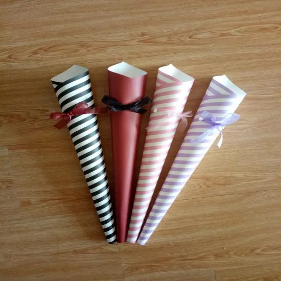 Flower cover paper packaging with organza rope