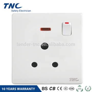 White 15A Round 3 Pin Wall Electrical Switch Socket