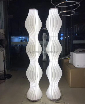 Lampadaire artistique de paille blanche pour chambre et salon