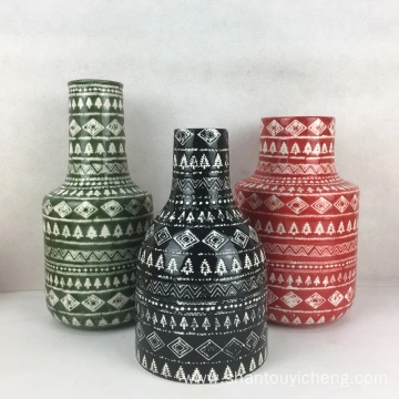 2020 New Under Glazed Hand Painted Ceramic Vase China Manufacturer