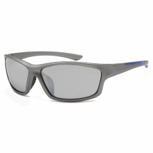 Классические солнцезащитные очки-парусники в городском спортивном стиле