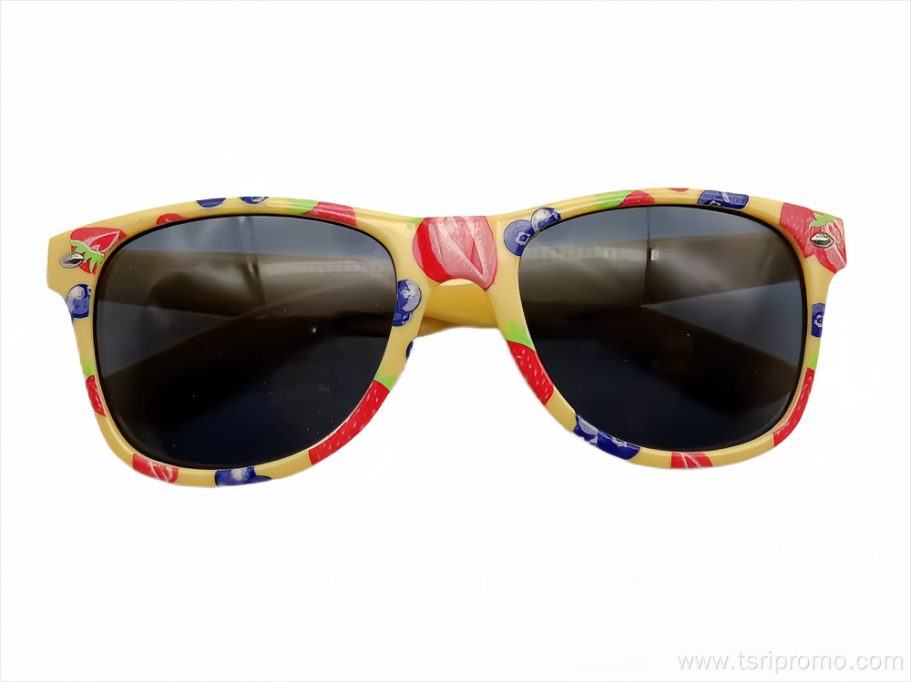 Sunglasses with printed frames