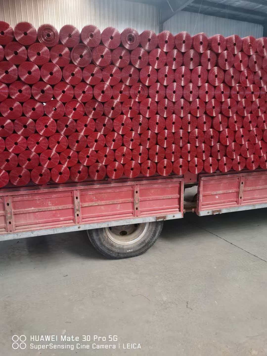 welded wire mesh loading