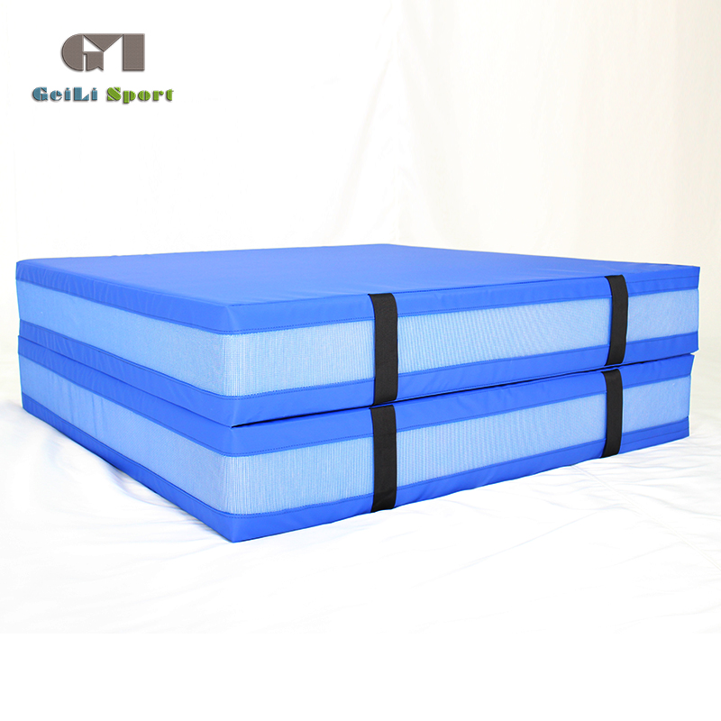 folding crash mat