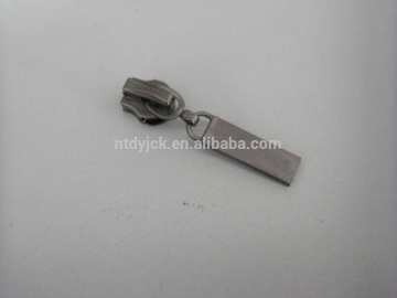 High quality and low price zinc alloy zipper for luggage and clothes