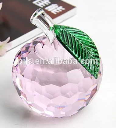 Beautiful Diamond Crystal Apple With Green Leaf/Glass Apple Paperweight