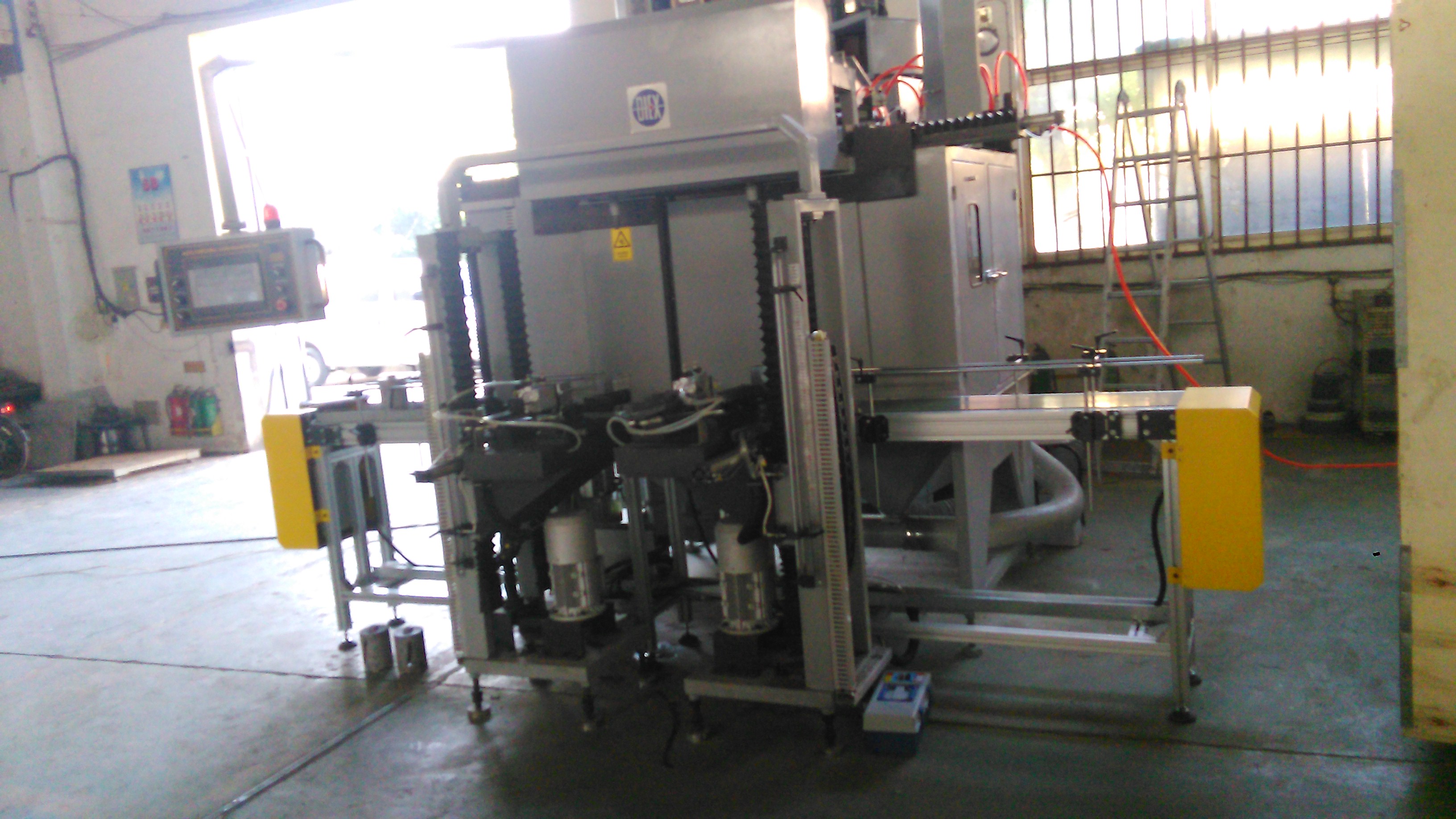 MSB-4-1 Sand blasting machine1