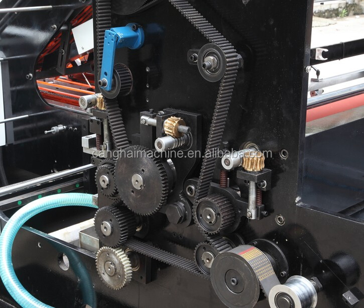 Semiautomatic paper flute laminating machine