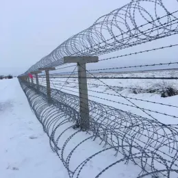 Razor Barbed Wire Fence Used For Military Field