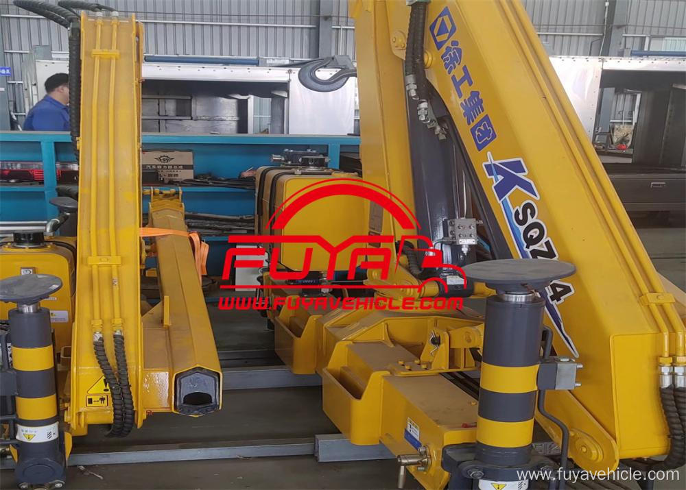 foldable boom crane mounted on truck