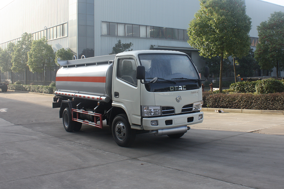 6wheels refueling gasoline tanker fuel oil delivery trucks
