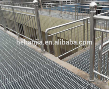 strong anticorrosive steel driveway grates grating/steel grating