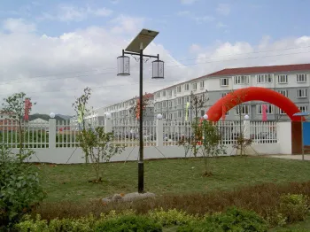 Led Lvd 15w High Power Iron Or Aluminum Solar Garden Yard Lights Lamp White Color 12v