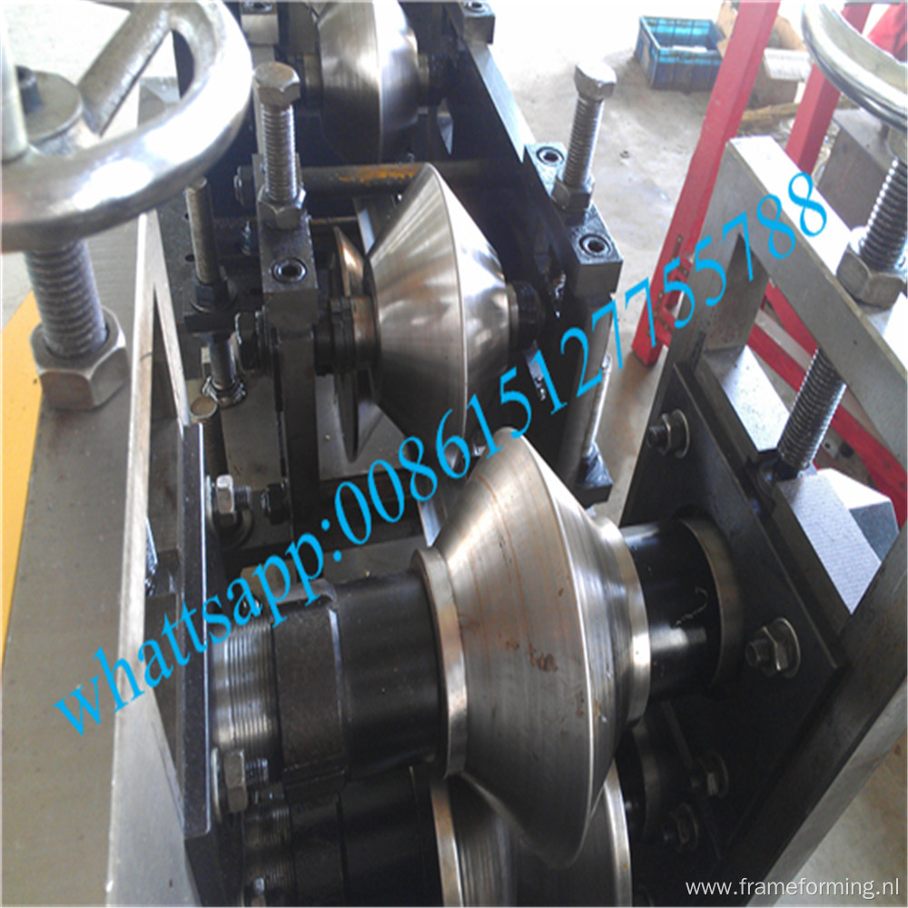 Wall angle and L shape roll forming machine