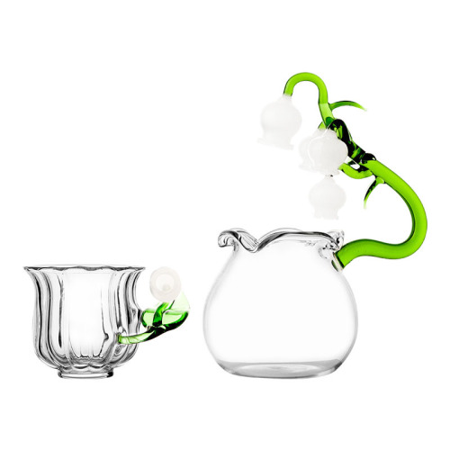 Glass flower shaped transparent water cup