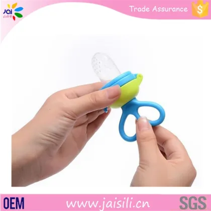 2016 BPA free toys for kids baby food jucier pacifier feeder for baby