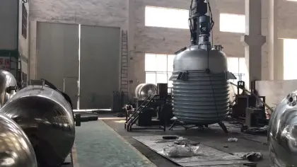 Economical simple stirred tank bioreactor