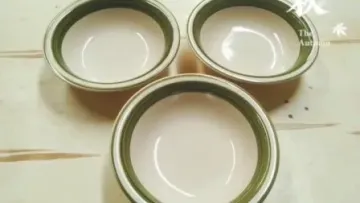 Green Ceramic Hand-Painted Bowls