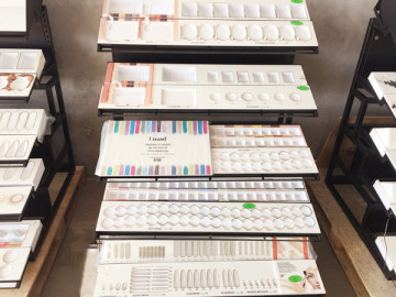 Makeup Displays Endcap in Retail stores and Supermarket