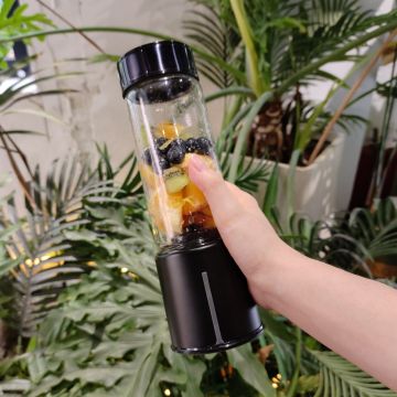 Portable Blender: USB Rechargeable Smoothie Maker for Travel