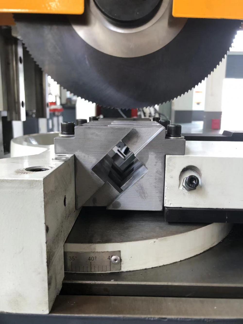 425 Pipe Cutting Mahcine