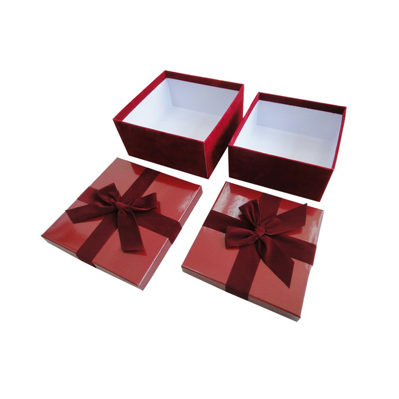 Red Paper Packing Different Sized Gift Boxes