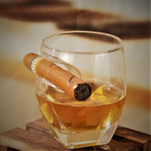 Personalized Whiskey Glasses with Cigar Holder personalized crystal whisky glasses with cigar holder Manufactory